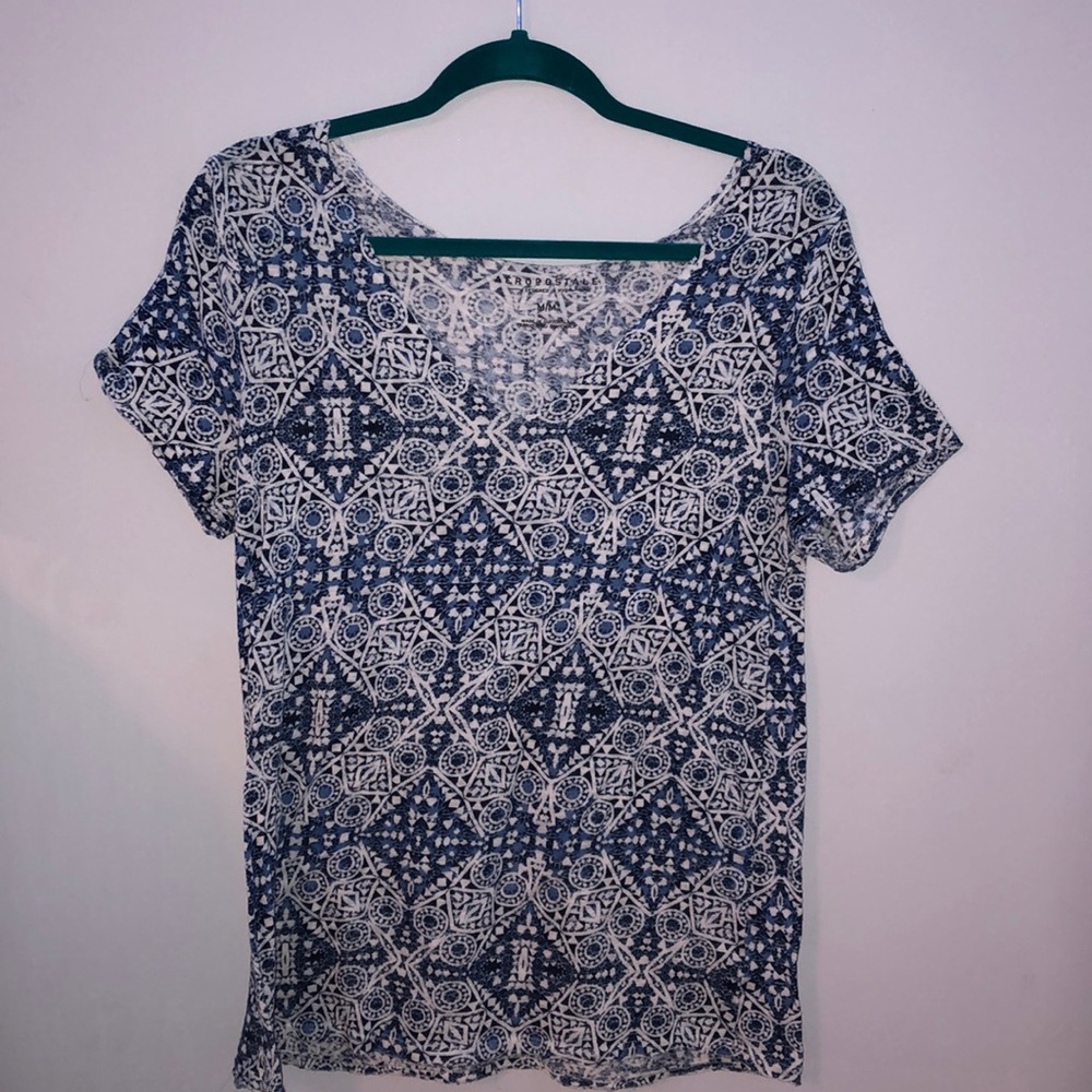 Blue patterned Aeropostale blouse